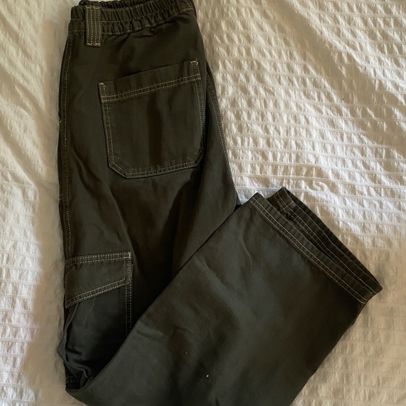green cargo pants UO - Picture 5 of 5